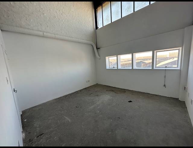 640M² WAREHOUSE TO LET IN PAARDEN EILAND